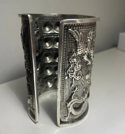 A pc Handcrafted Superb Jewelry Flower Carved Tibetan Miao Bracelet Bangle Height 9.2cm Internal Diameter Can Adjusted