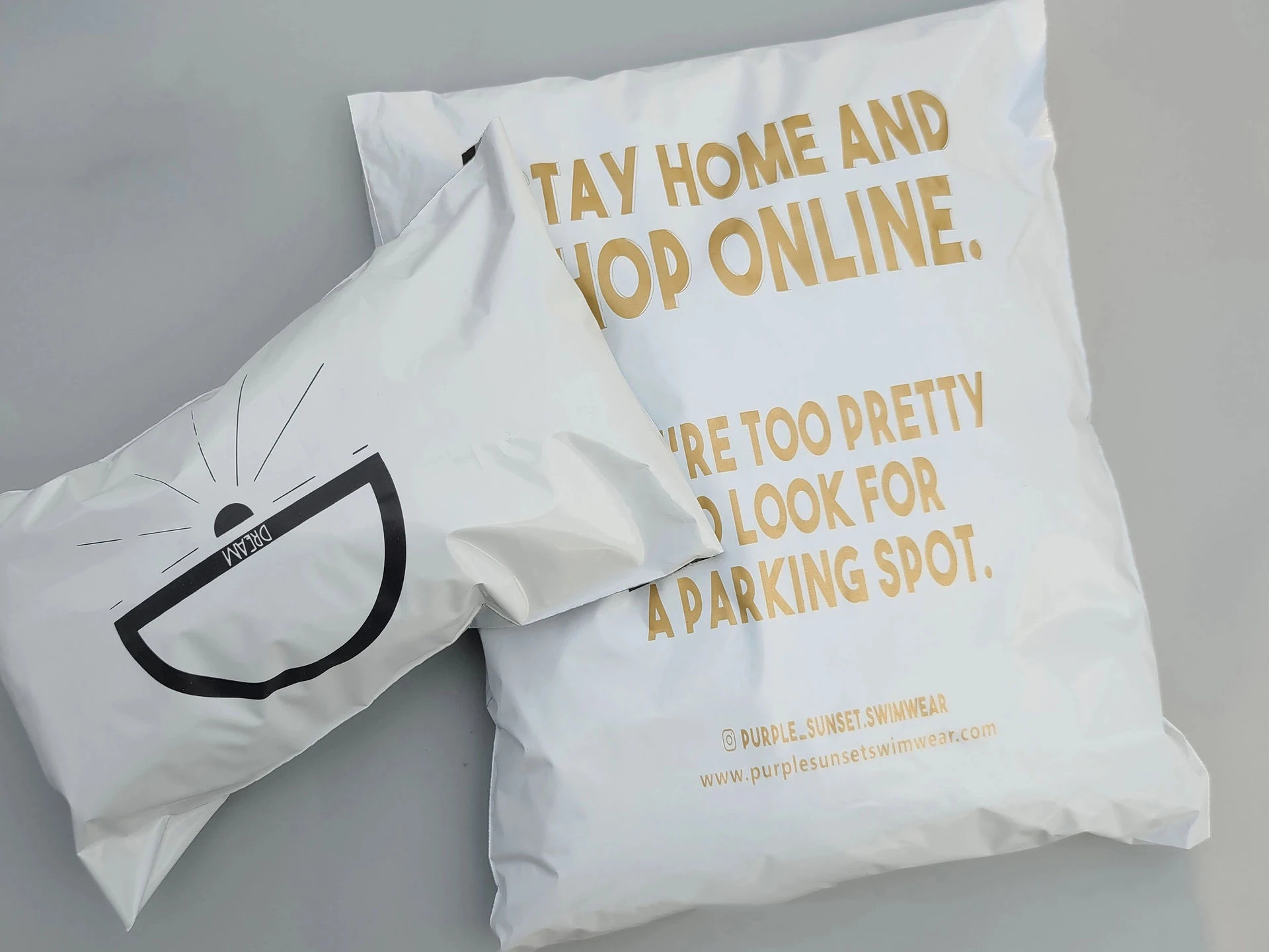 Weiße Kuriertaschen unterstützen individuelle Logos und eignen sich für Kleidung, Feiertagspartys und Geschenkverpackungen. – Detail 13