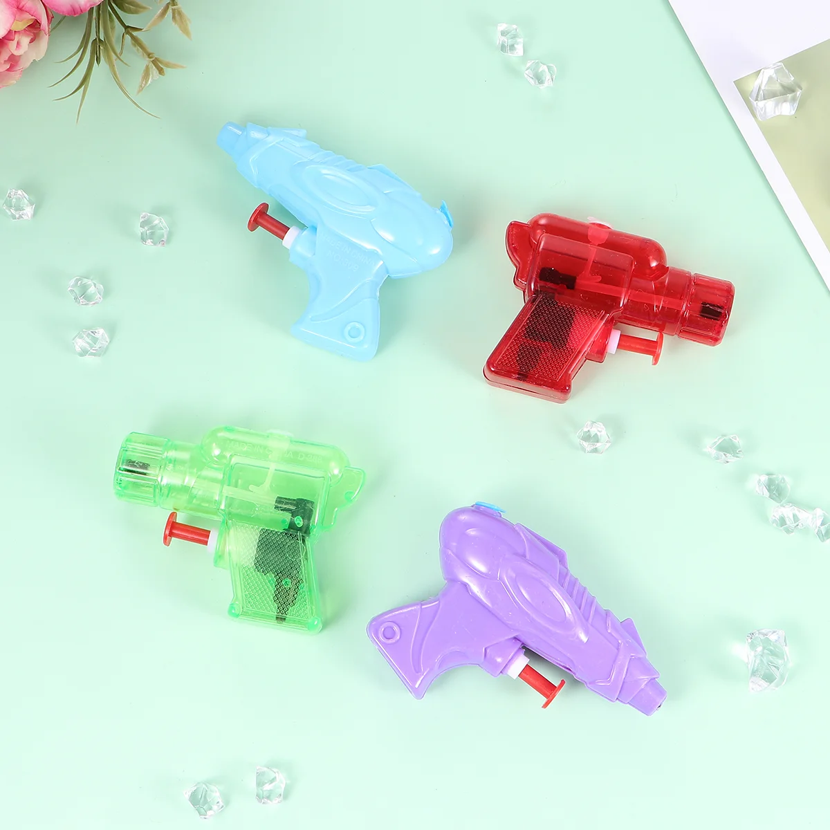 16pcs Mini Water Soaker Toys Funny Play Water Toy Interesting Summer Beach Playthings Bath Toys for Kids Toddler (Mixed Style)