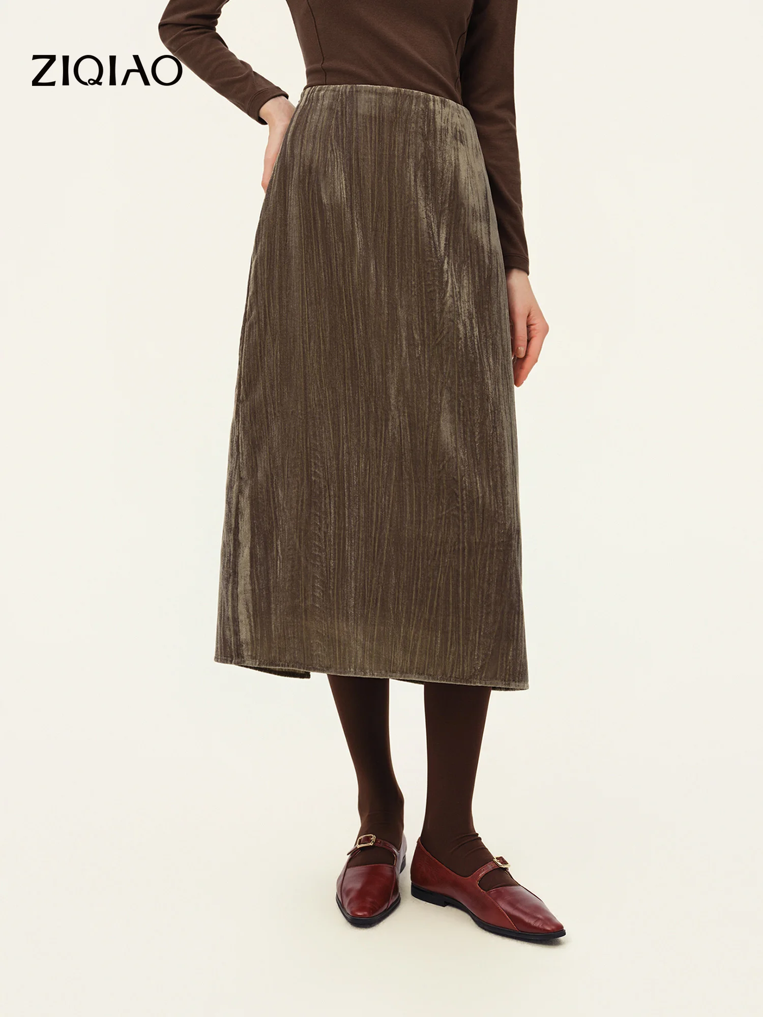 ZIQIAO 2026 Winter Women's Vintage Shimmer Pleated Velvet Straight Midi Skirt - Elegant Chic Flattering Versatile for Daily Wear