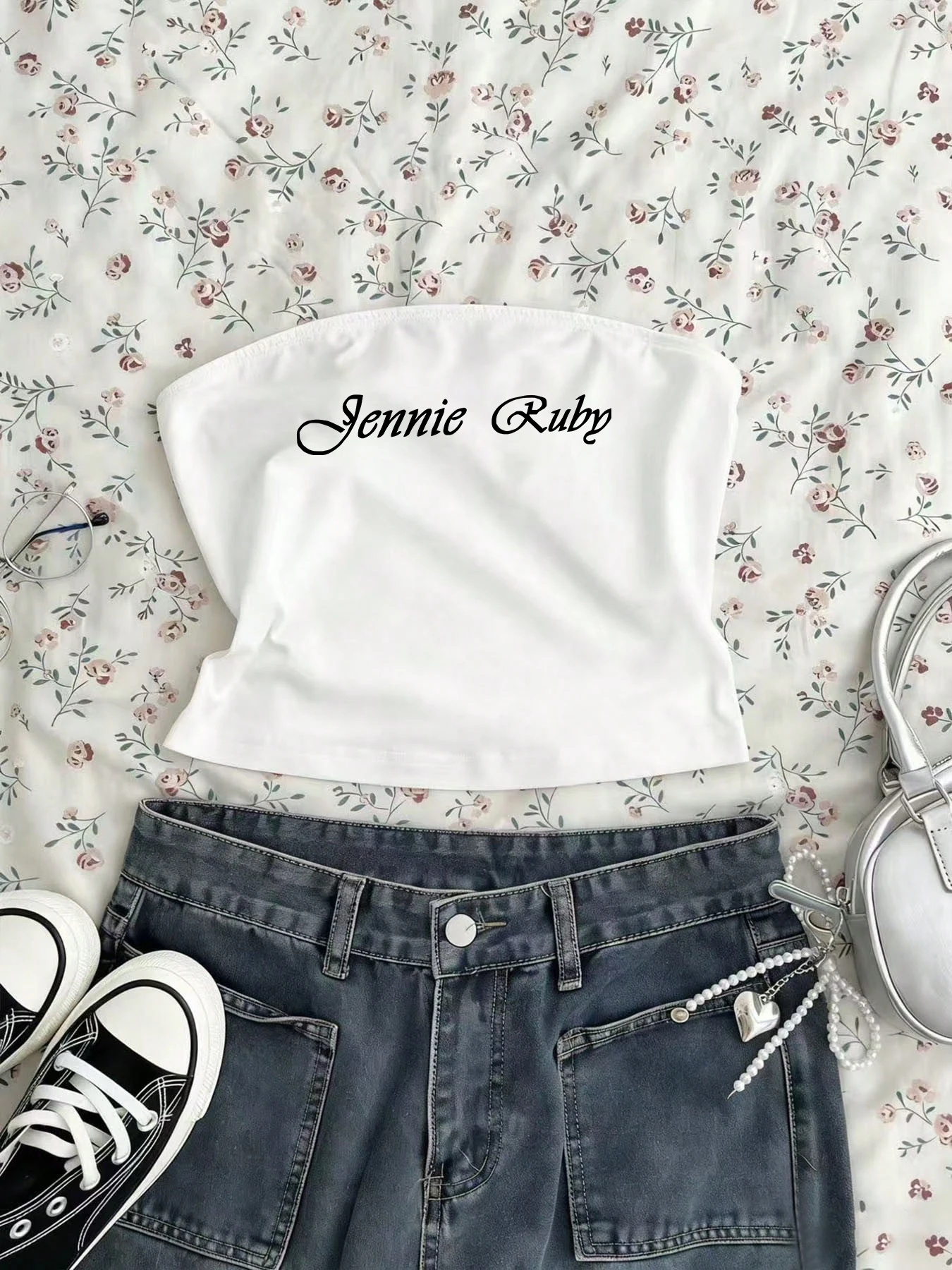 Hot Girl Bandeau Tops: Summer Must-Haves for the Hot Sun
