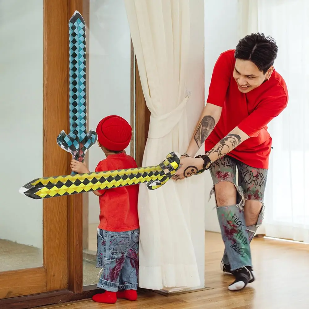 37 ''jouets gonflables arme Pixel diamant épées pour Pixel cadeaux de fête, paquet de 6 armes à couteau épée gonflable pour Halloween Carniva