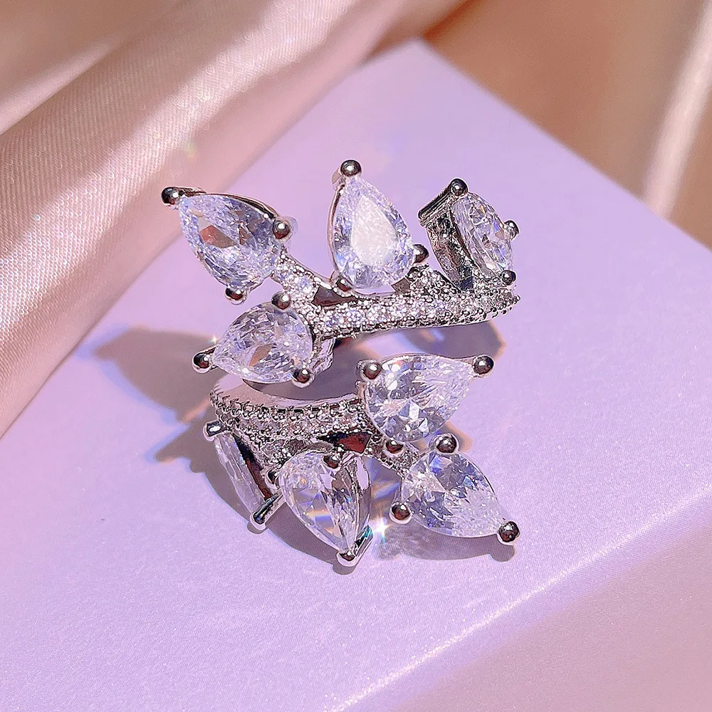 

NEW Stylish Super Shimmering Irregular Leaf Flowers Full Of Diamond Couple Ring For Women Geometric Anniversary Gift Jewelry