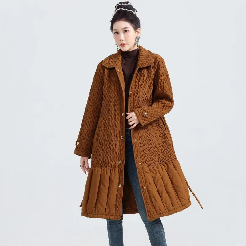 معطف شتوي قطني مطوي للنساء موضة مياكي 2025 وصل حديثًا مقاس كبير متعدد الاستخدامات وأكمام طويلة واحدة الصدر بحزام مصدات الرياح