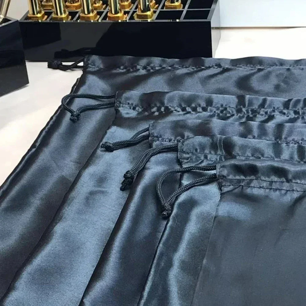 S/M/L/XL/XXL Schwarzes Seidenmaterial Kordelzug Aufbewahrungstasche Schuhe Handtasche Perückenstaub Kordelzug Verpackungsbeutel Kann aufgedruckt werden Logo – Detail 11