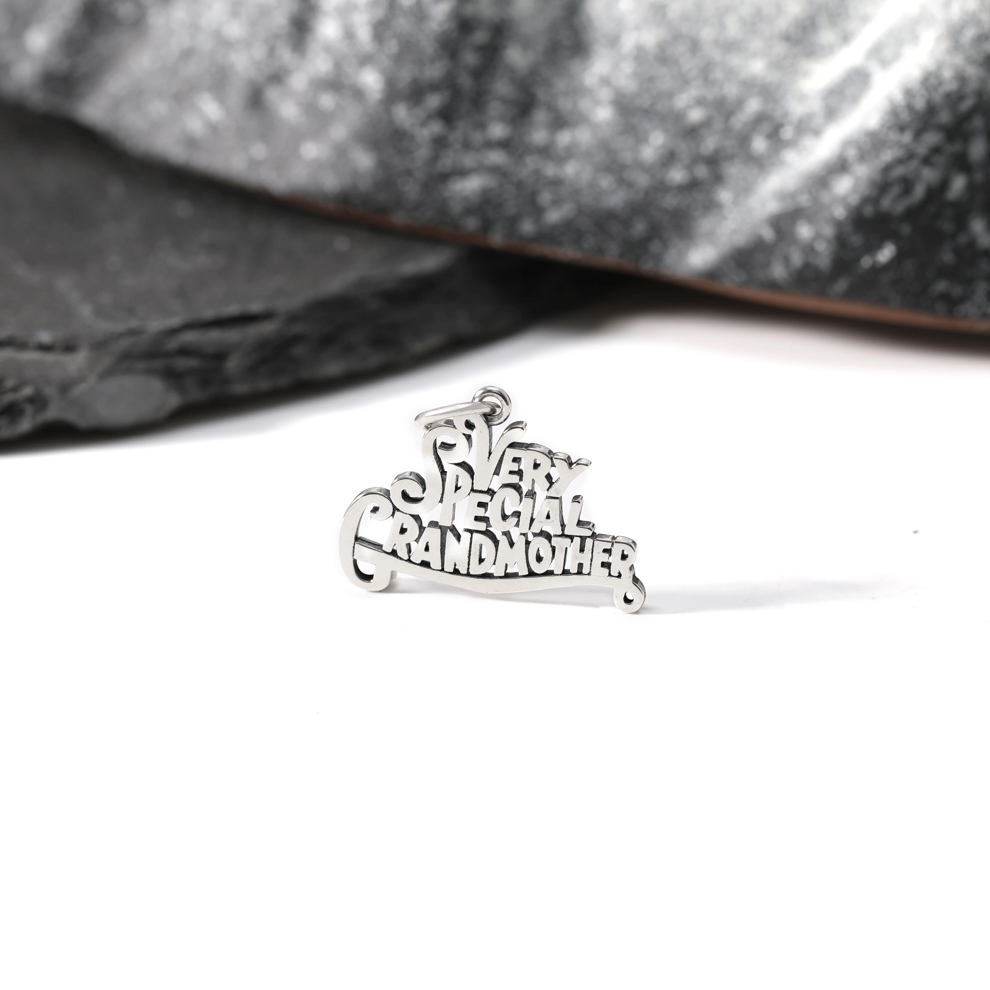 

DJ376 genuine 925 sterling silver fashion letter "Very Special Grandmother" Charm pendant silver jewelry
