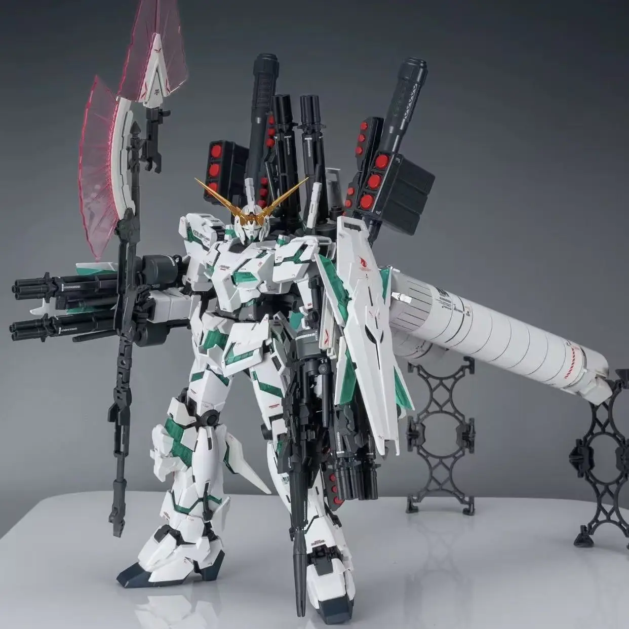 

Сборная модель MENGHU 1/100 MGEX RX-0 Ver Ka Full Armor Unicorn, пластиковый каркас, фигурка робота, пластиковая модель