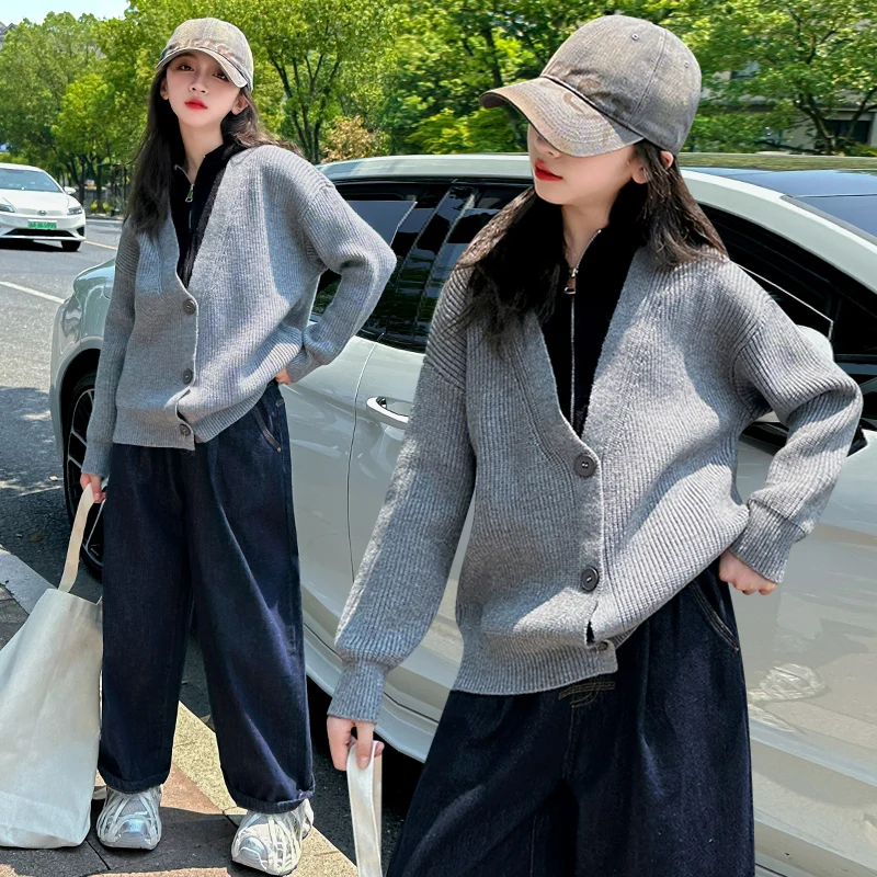 

Children Fake 2pcs Sweater Korean Version of Children Wear Single Breasted Winter Girls Thick Hooded Long Sleeve Clothing TR344