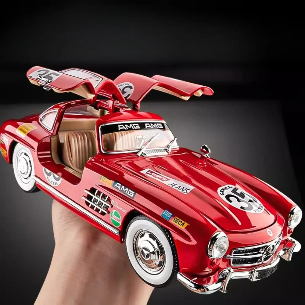 1:24 Scale Benz 300SL Car Model Toy Alloy Diecast Doors Opened Pull Back Vintage Vehicle Models Toys Boys Kids Collection Gifts