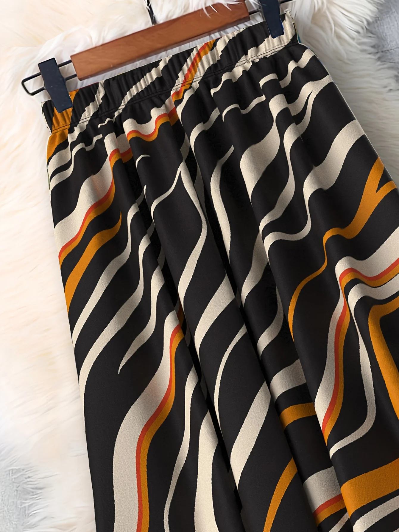 Gonna longuette alla moda taglie forti Luxy Trio, adatta per tutte le stagioni, comoda cintura elastica, gonna longuette a trapezio stampata.