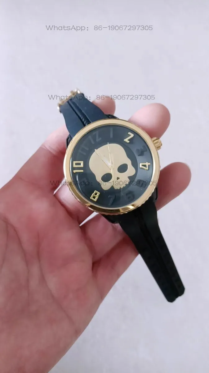 Quartz Fashion Couple Large Plate Boys and Girls Silicone Strap Gold Watch view 3