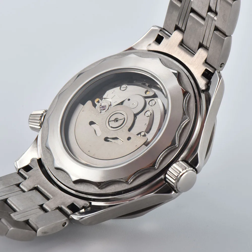 Orologio automatico NH35 da uomo di lusso da 42 mm con cassa in cristallo di zaffiro e movimento automatico NH35 autentico giapponese può personalizzare il logo