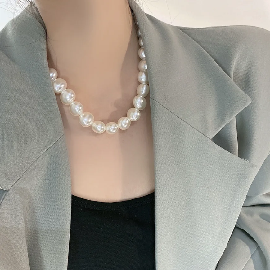 

2023 new trendy Oval imitation large vintage luxurious pearl chain necklace for women fashion jewelry