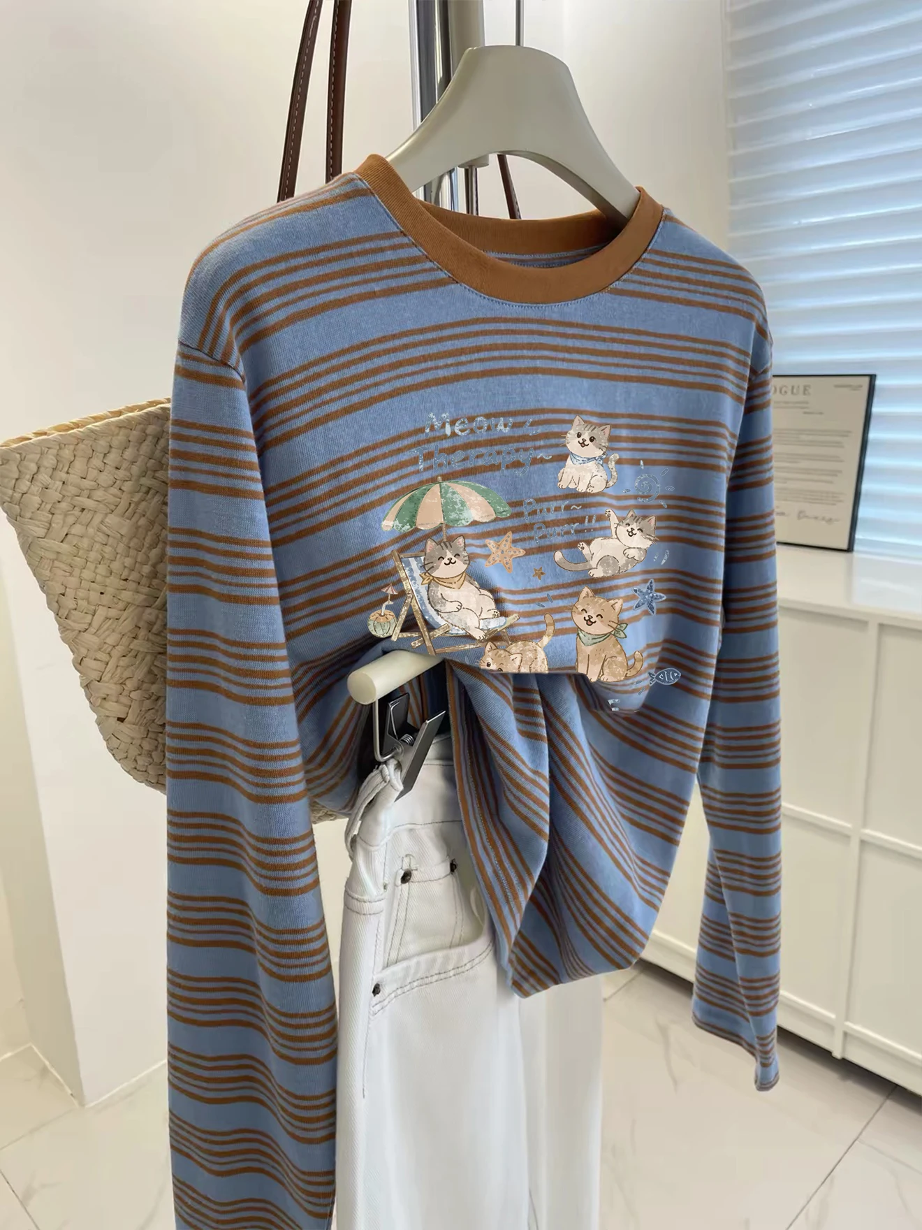 Loose Fit Women's Long Sleeve round Neck T-Shirt Casual Basic Top White Enhancing Blue Stripes Design Autumn Season Fashion