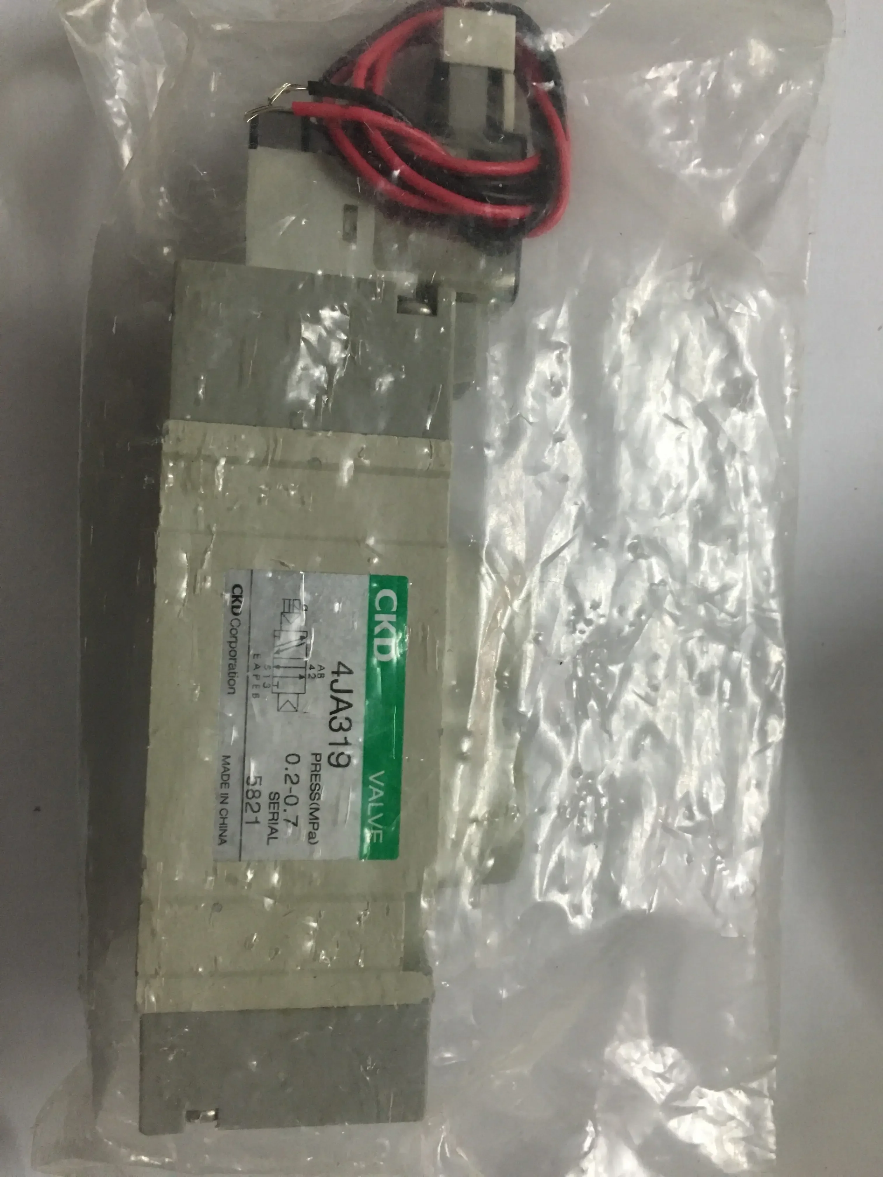

4JA319-08-E2-3 spot CKD solenoid valve