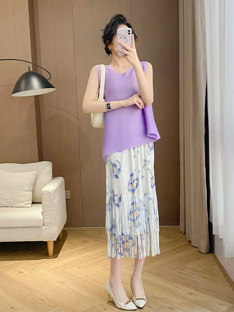 

Летний женский комплект: фиолетовый топ без рукавов с принтом и плиссированная юбка с бахромой, повседневный стиль, дышащий полиэстер, круглый вырез