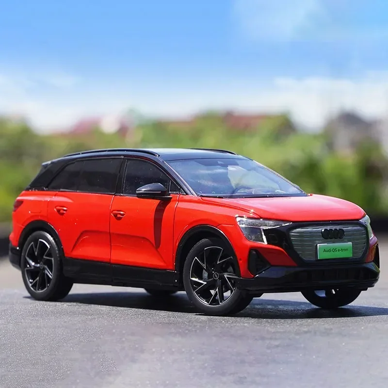 دييكاست 1:18 مقياس Q5 E-tron 2022 الطاقة الجديدة النسخة الكهربائية النقية سبيكة نموذج سيارة جمع عرض تذكارية
