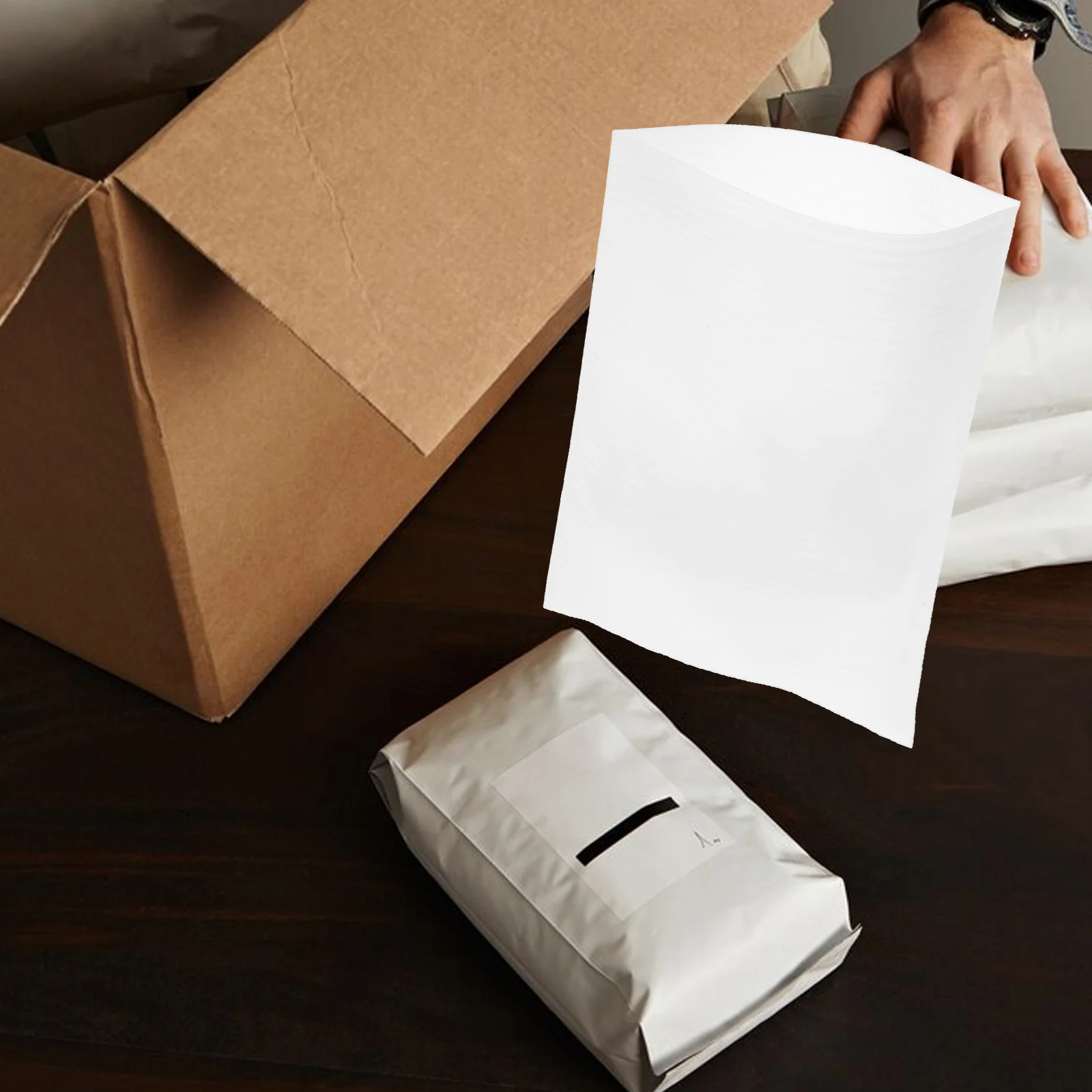 

100 Pcs White Shockproof Pearl Cotton Bags Water Resistant Outer Layer Fragile Items Packing Foam Mailing Bags