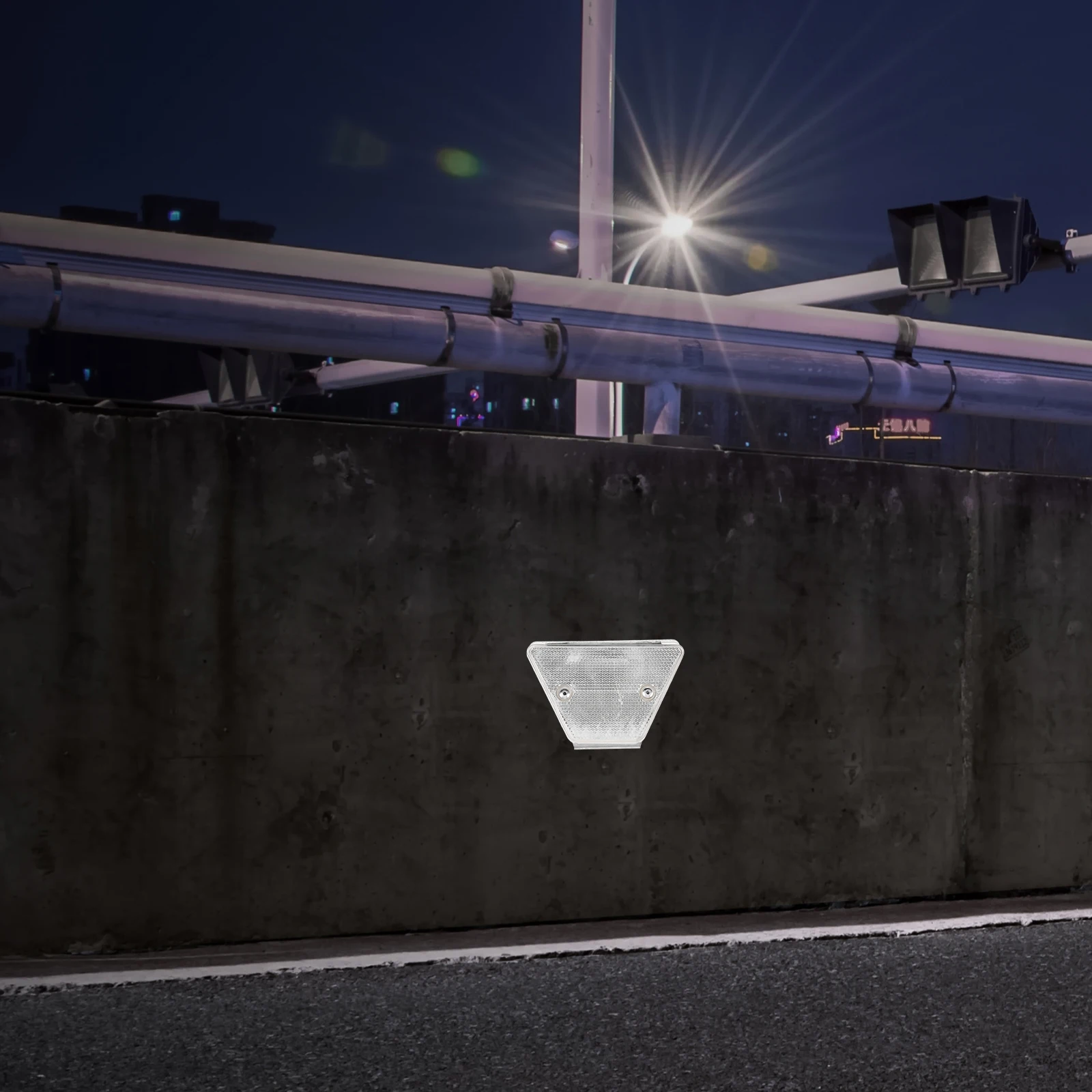 

Trapezoidal Outline Reflective Driveway Markers Fluorescent Pavement Polycarbonate Highway Safety Road Reflector Delineator