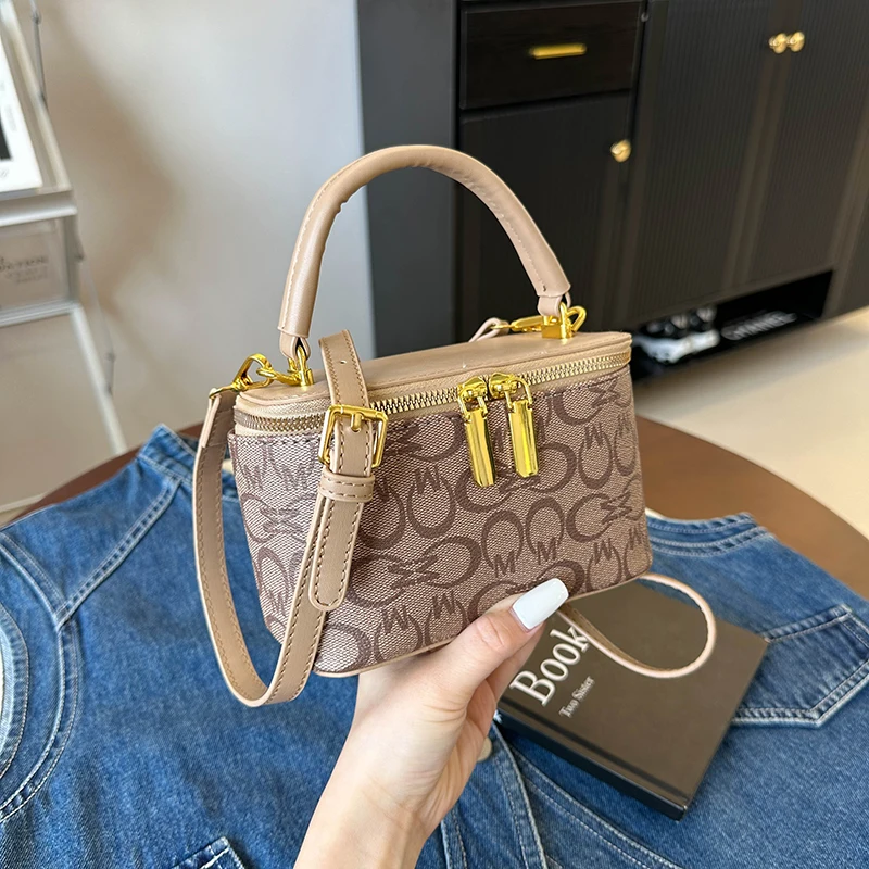 

Unique Solid Color Designer Crossbody Diaper Bag Women's Fashion Handbag Chic Leather Tote Shoulder Bag