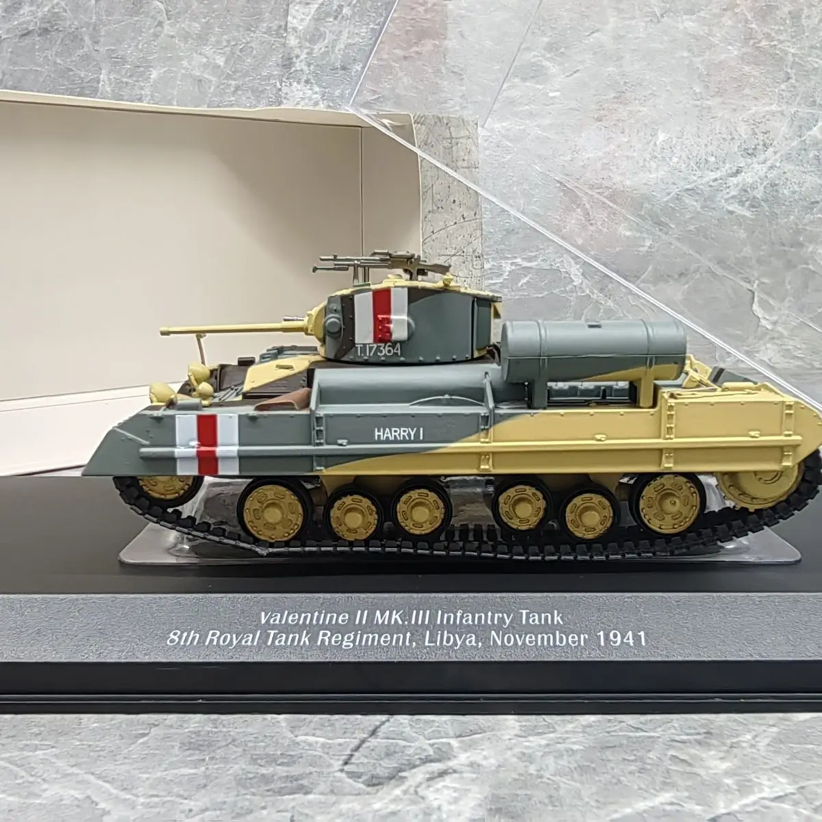 1/43 Valentine II MK III Infantry Tank 1941 (alloy（main body）+plastic material) model ornament