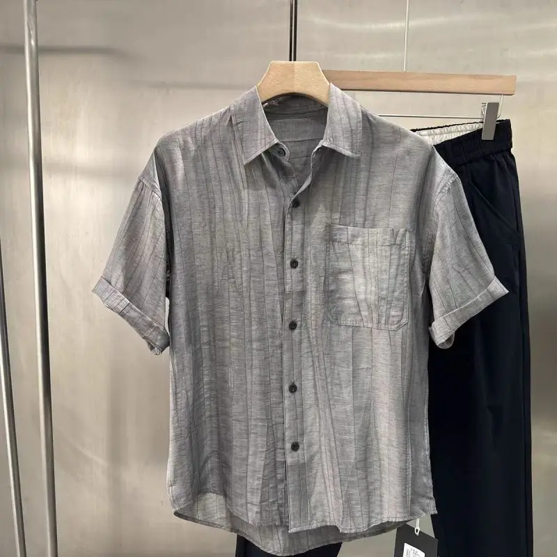 Camisa de manga curta masculina, gola quadrada, bolsos emendados com botões, tops casuais na moda, confortável, nova, verão, 2024