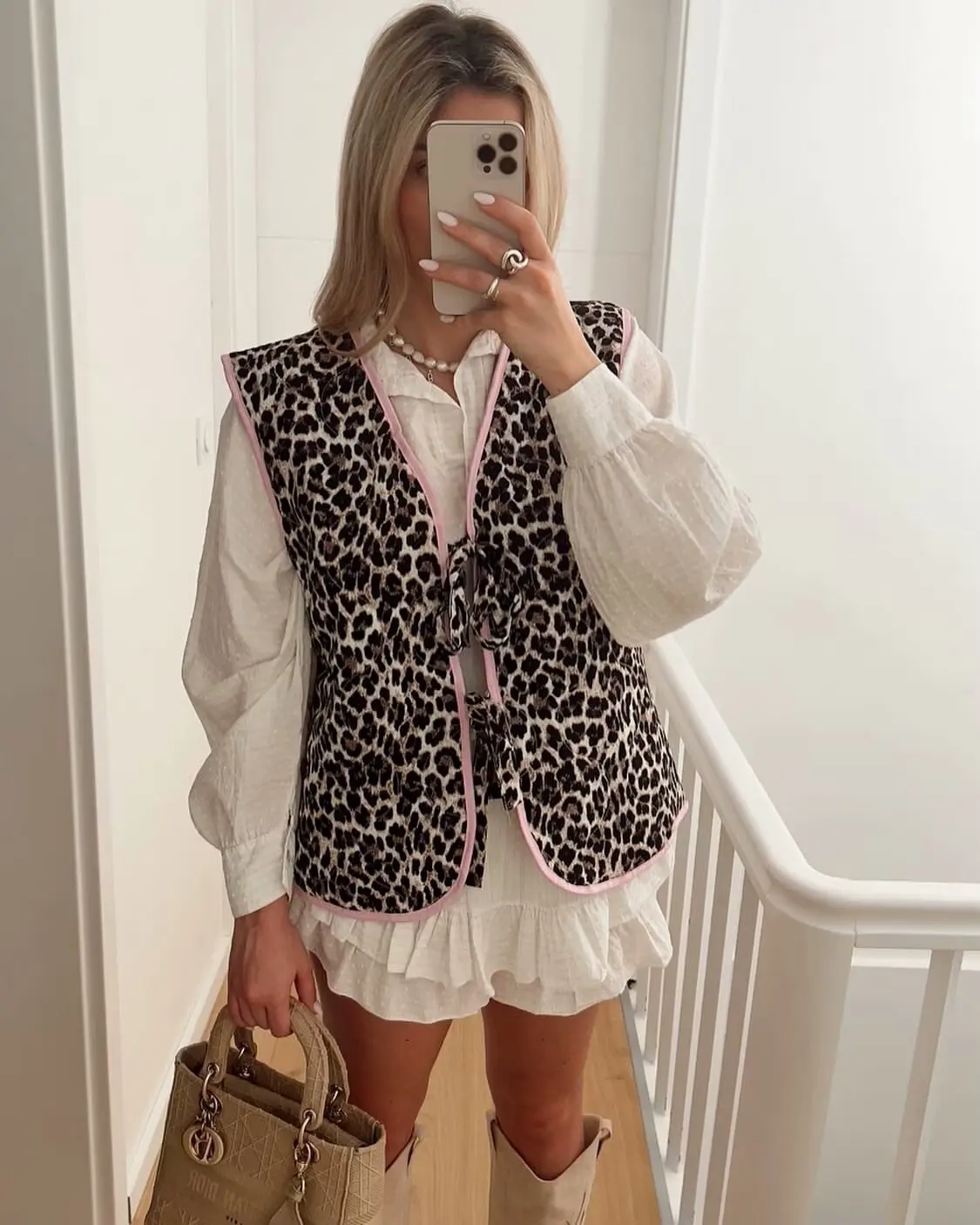 ZAURA 2024 Summer New French Short Leopard Pattern Pink Edge Bow Decoration Sweet Pressed Cotton V-neck Vest