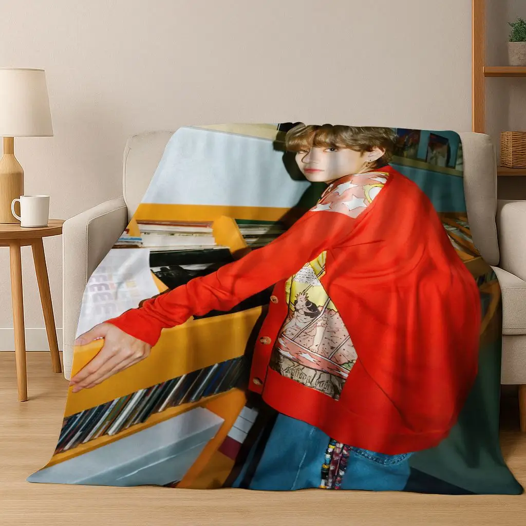 Kpop Kim Tae Hyung V Min Yoon Gi,SUGA, Agust D بطانية من الفلانيل بطانية دافئة ناعمة لغرفة النوم وغرفة المعيشة والسرير والسفر والنزهة هدية #2