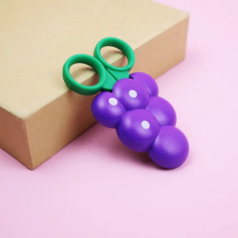 4 Stuks Magnetische Cartoon Fruit Schaar Druif Kinderen Mini Pocket Schaar Koelkast Sticker Wortel Vorm Veilig Mini Schaar