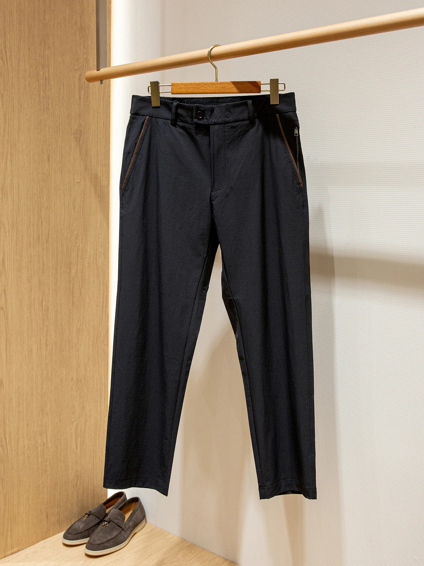 

Three-proof fabric urban outdoor edged leather casual pants