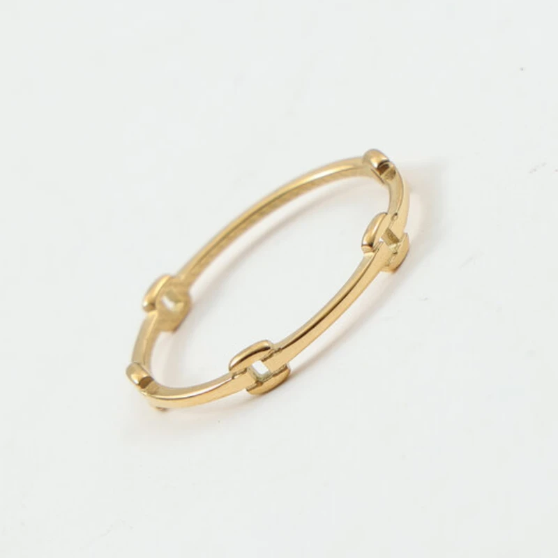 خاتم رفيع من مادة PVD مقاوم للماء ولا يبهت للنساء من الفولاذ المقاوم للصدأ مجوهرات خاتم مجوف