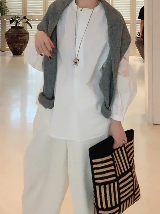 

Специальная коллекция PKHHK Весна 2025: Свободная удлиненная рубашка из хлопкового вельвета белого цвета – художественная, модная повседневная одежда для женщин