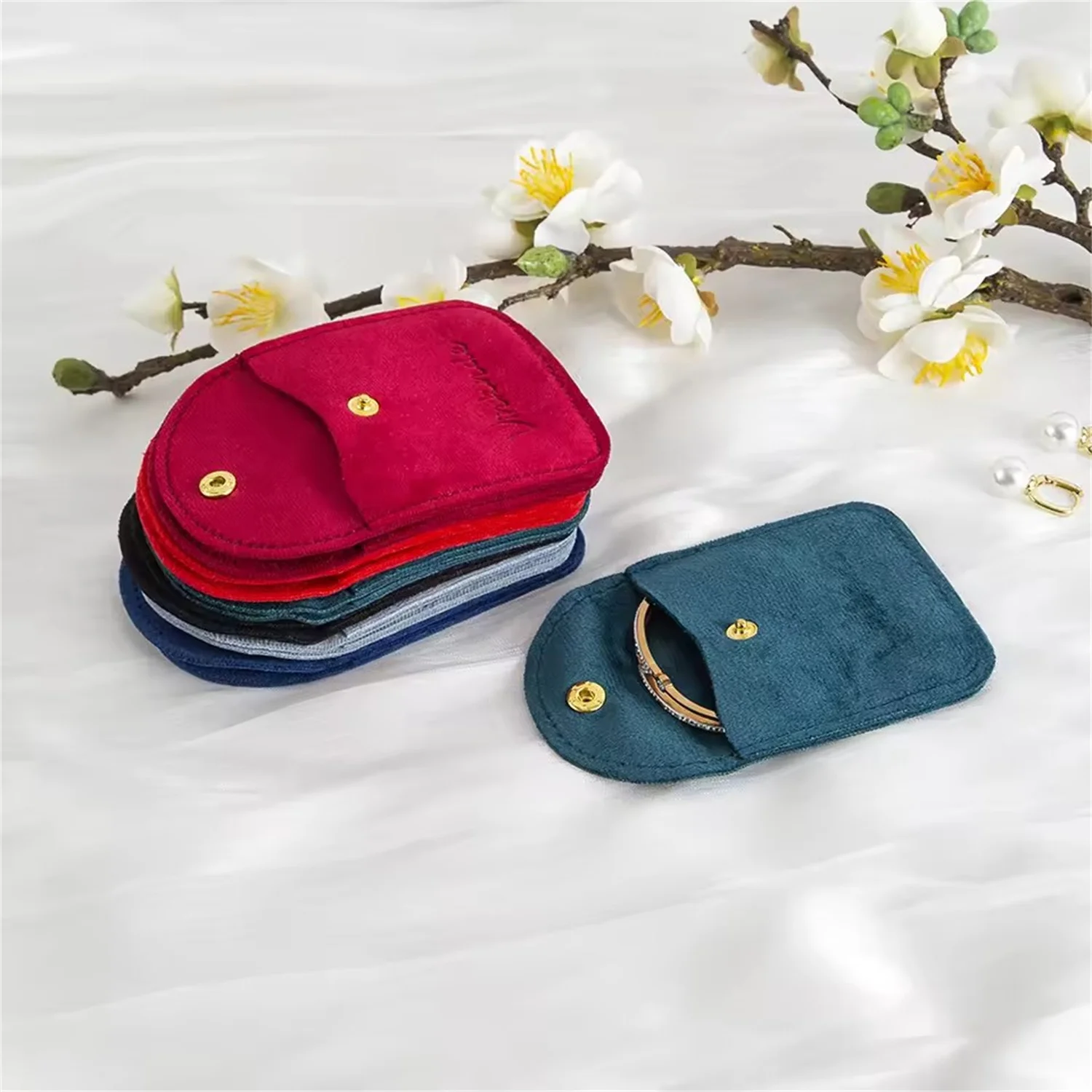 Velvet Jewelry Pouches 100 Pcs Small Jewellry Pouch with Snap Button Soft Storage Bags for Rings Necklace Bracelets Earrings