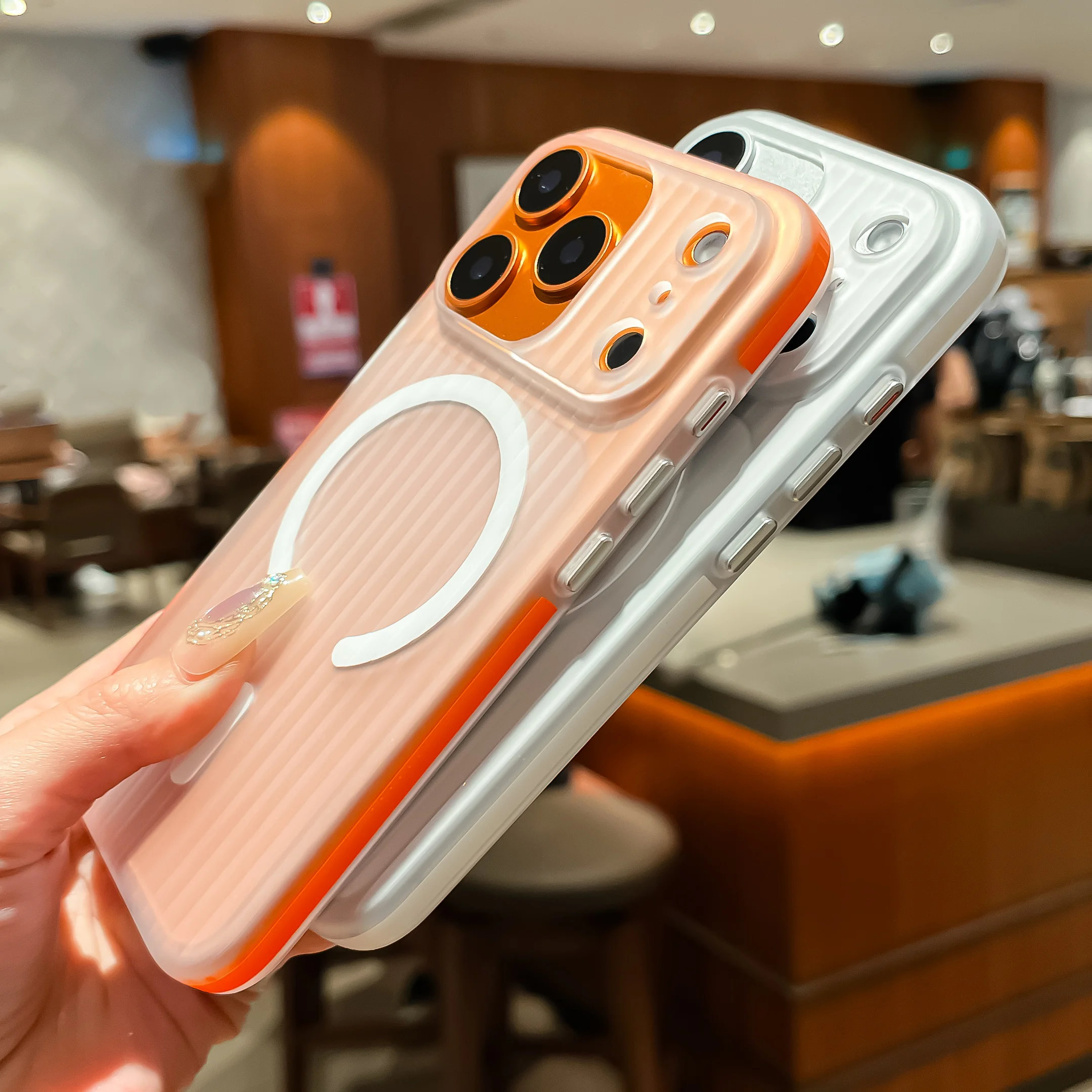 เคสโทรศัพท์แบบแม่เหล็กไร้สาย Magsafe หรูหรา สำหรับ iPhone 17 Air 16 15 14 Plus 13 12 Pro Max  วัสดุ PC ผิวด้าน ป้องกันการกระแทก