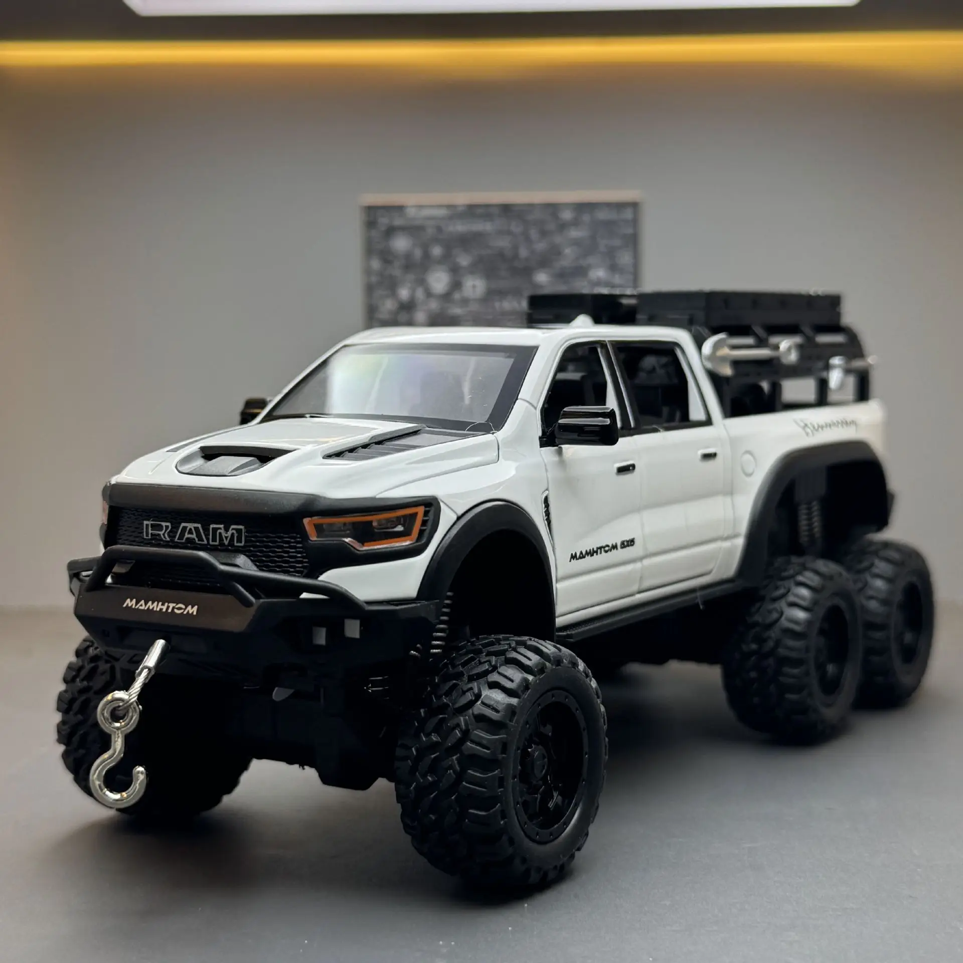 

New 1:24 Mammoth RAM 1000 TRX Picku Alloy Model Car Toy Diecasts Metal Casting Sound and Light Car Toys For Children Vehicle