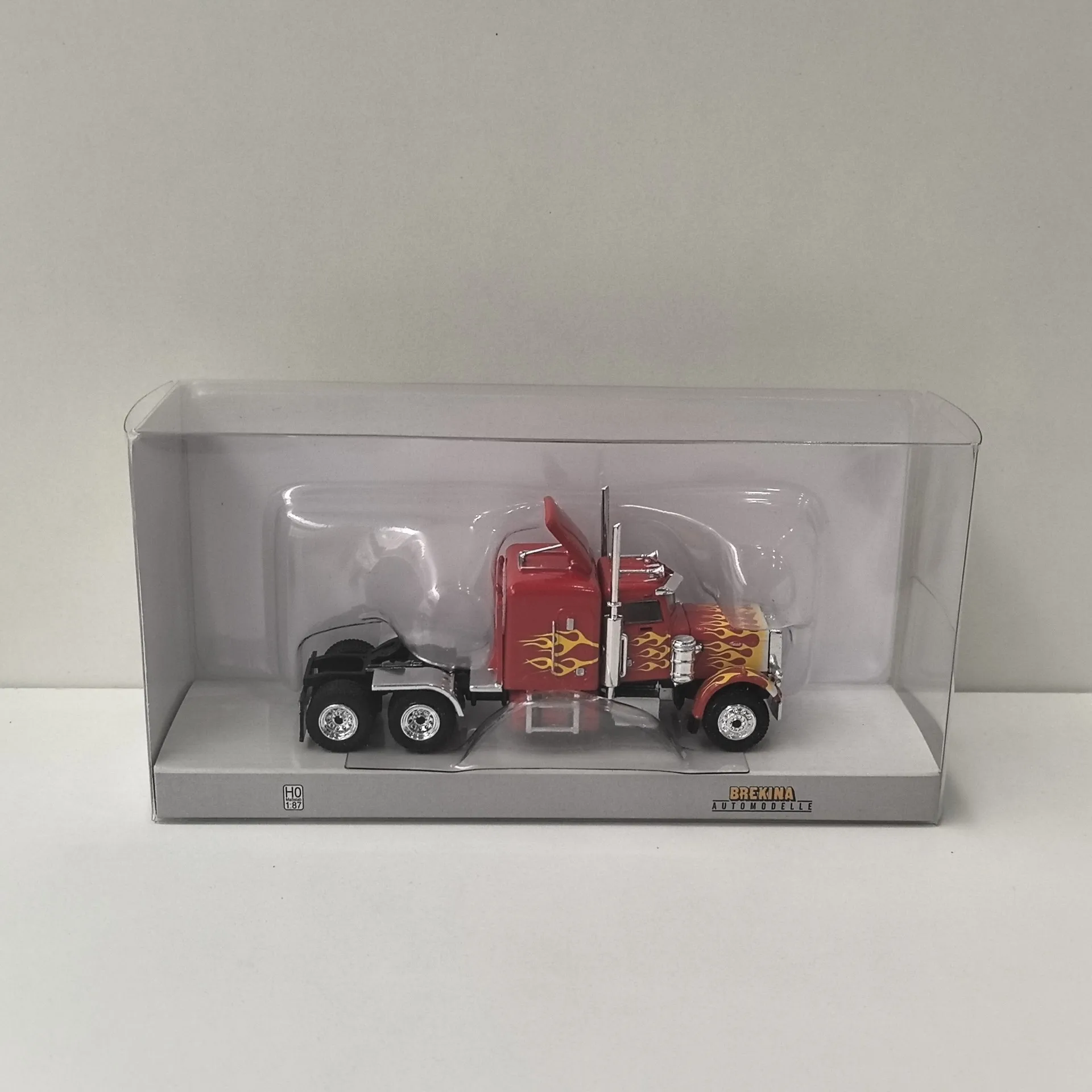 Diecast BREKINA HO 1/87 Scale PETERBILT 359 Plastic Material Car Model Collectible Toy Gift Souvenir Display Ornament
