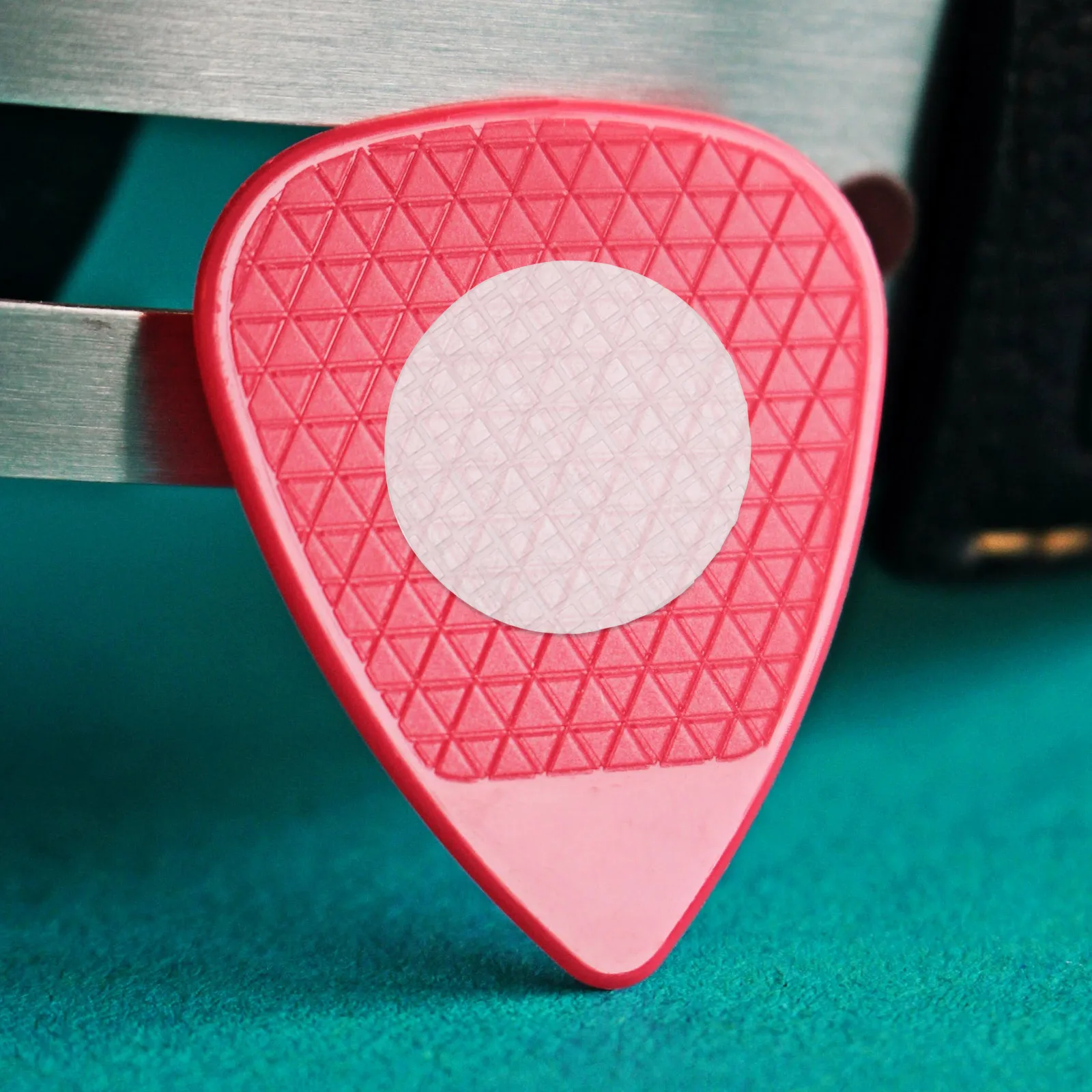 

20 White Guitar Pick Grips Anti-slip Silicone Gasket for Acoustic Electric Guitar Self Adhesive Round Practical