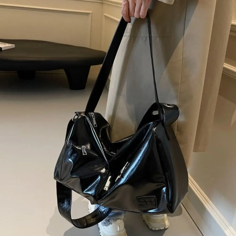 

Cool PU Leather Punk Tote Bag Black Large Capacity Y2K Armpit Bag Elegant Zipper Bowling Handbag Women