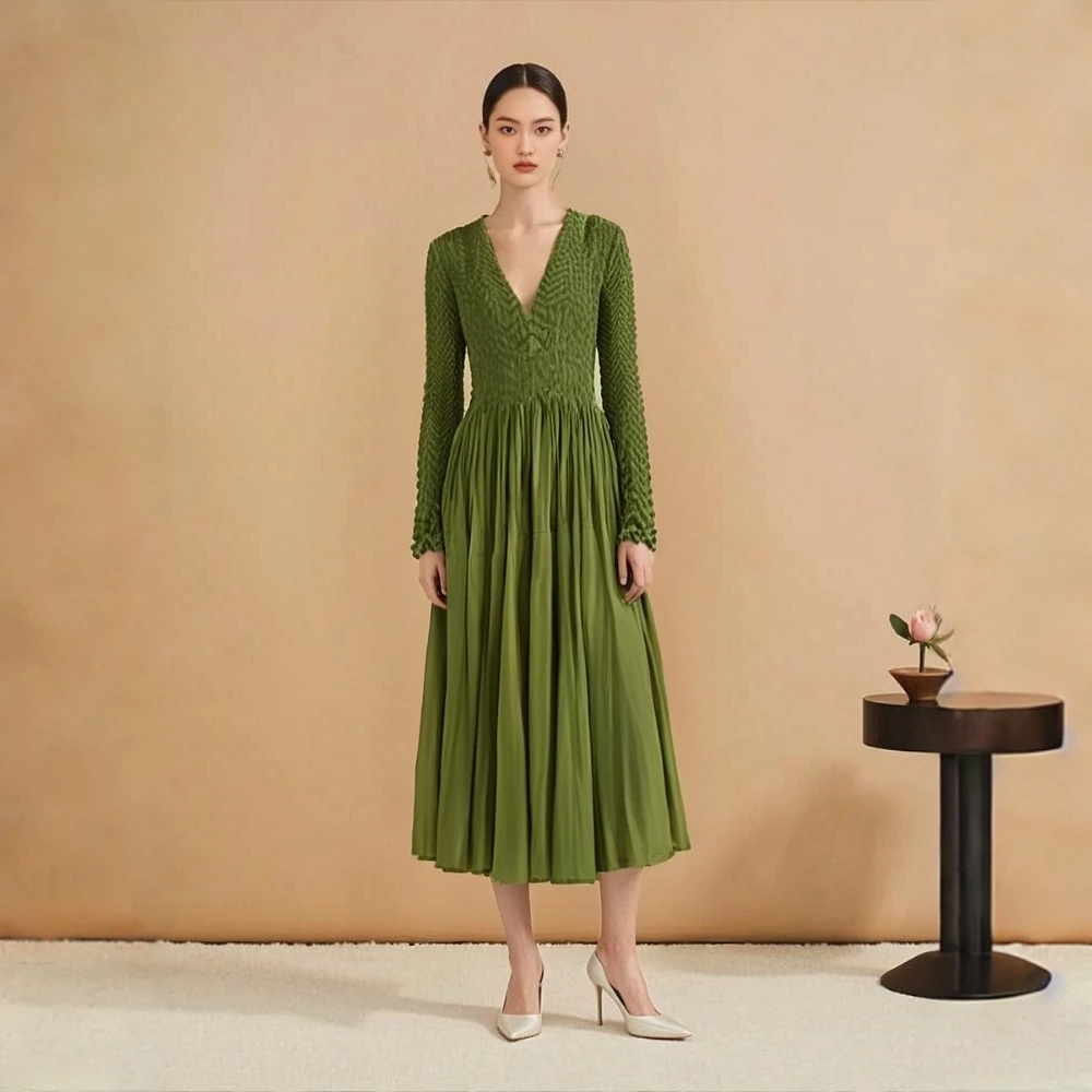 

Miyake Fold New Spring and Autumn 2025 Solid Color Waist Dress Round Neck Long Sleeve Slimming A-line Long Dress for Women