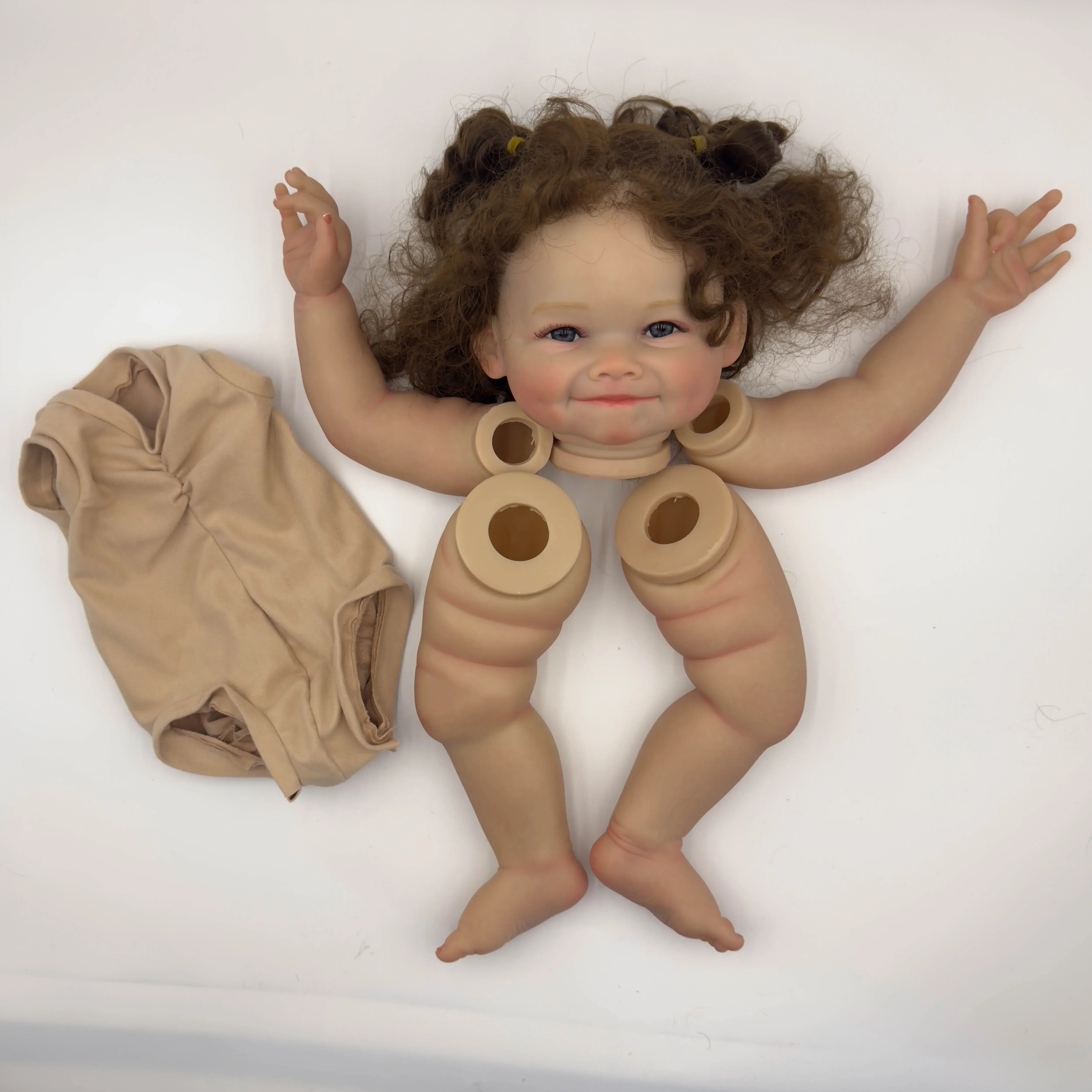 NPK 24''수제 미완성 인형 키트 Bebe Raya 곱슬 갈색 머리카락이 있는 실물 같은 다시 태어난 부품