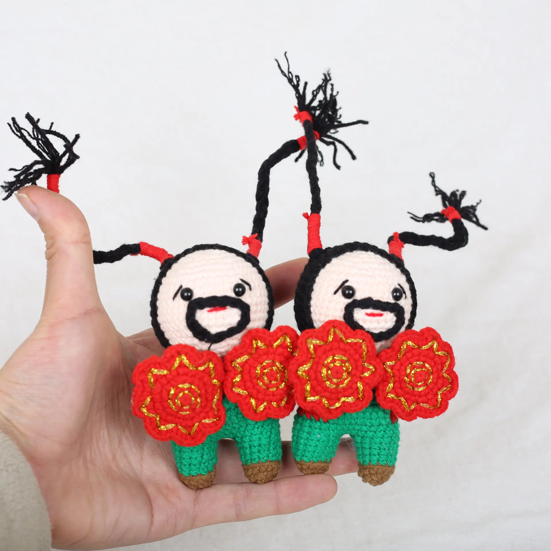Niedliche Häkelpuppe Handgefertigter Gewebter Puppenanhänger Kreativer Taschenanhänger Gestrickter Schlüsselanhänger Lustiges Geschenk – Detail 1