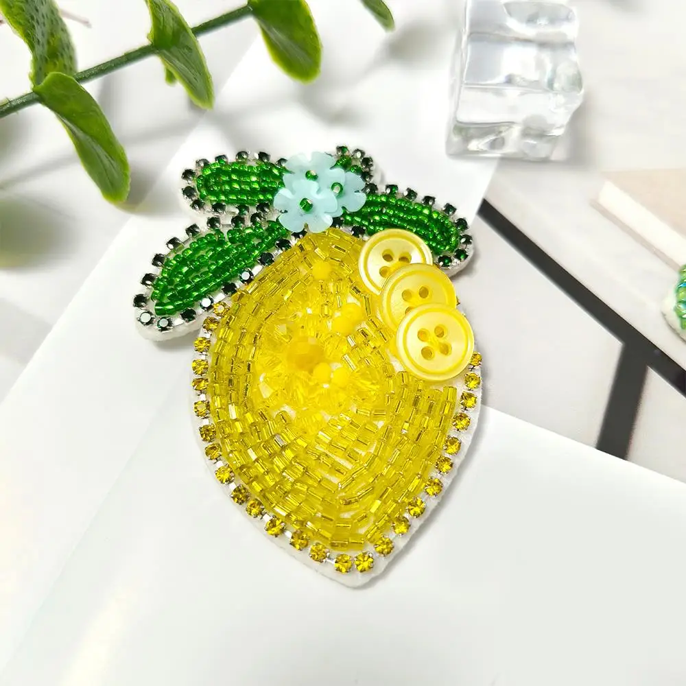 

DIY Multi-color Handcrafted Beaded Applique Butterfly Fabric Pendants Mobile Phone Pendant 3D Keychains Clothing Accessories