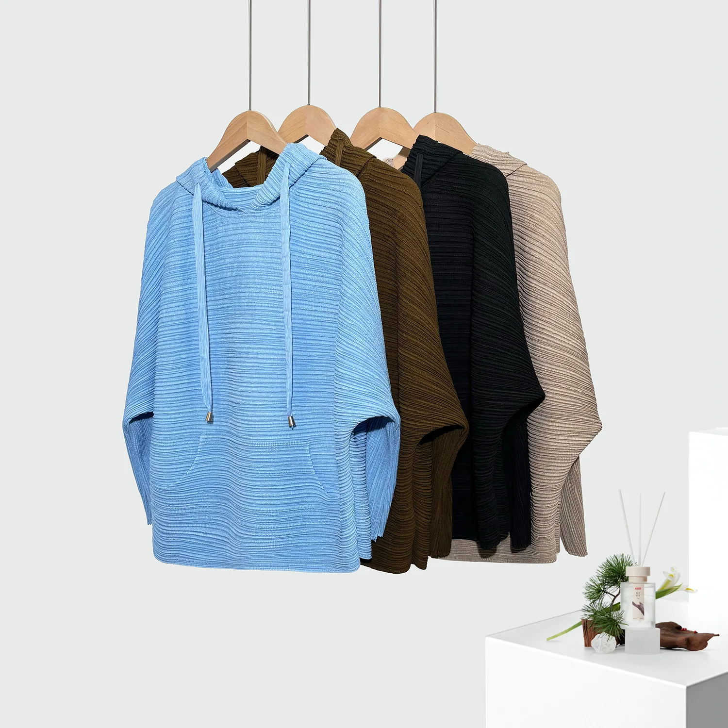 

Miyake Spring 2025 Autumn Hoodie Women's Loose Casual Solid Color Loose Commuter Versatile Hoodie Long Sleeve Top Trendy