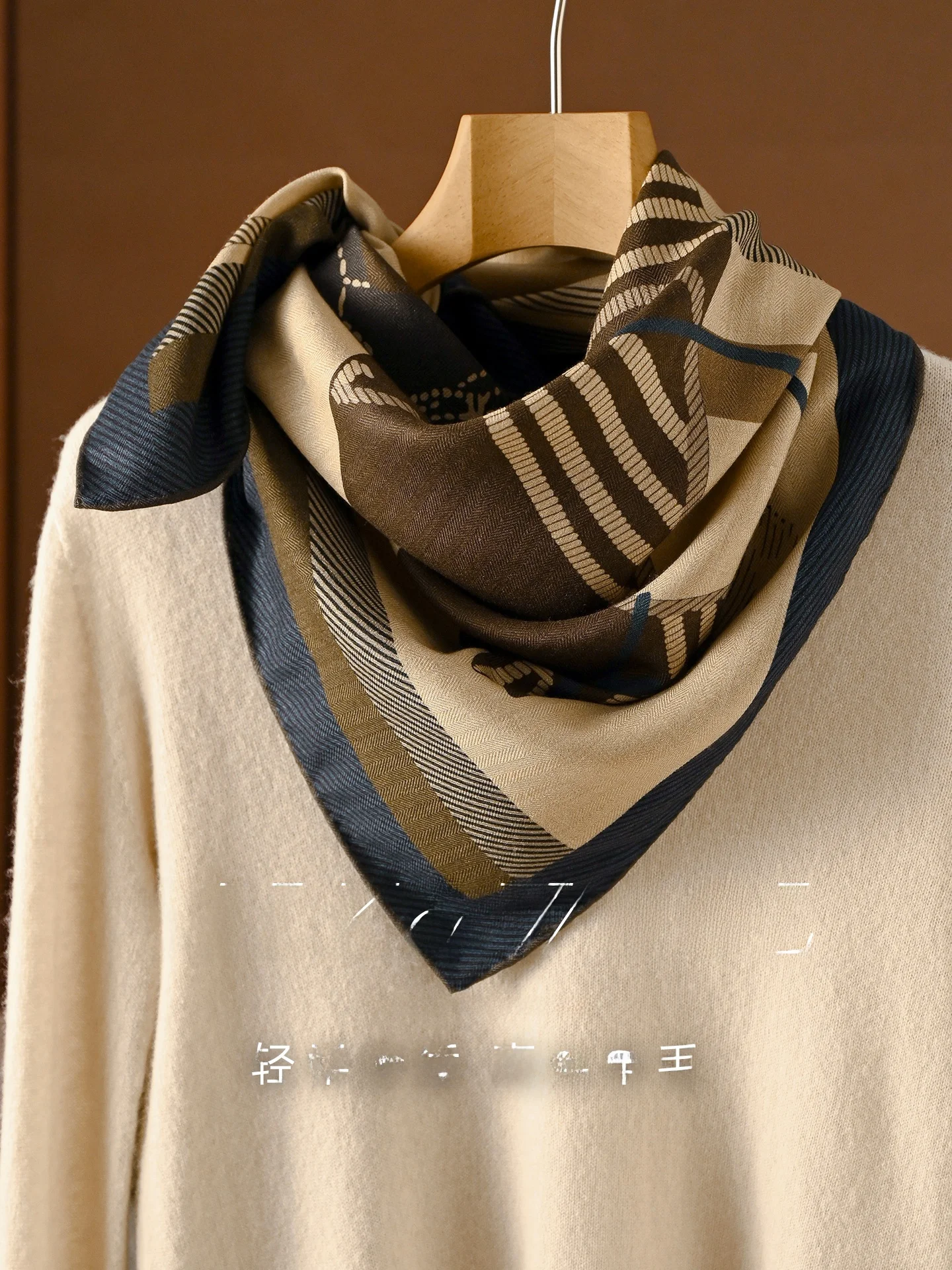 nouveau-foulard-carre-en-soie-pour-femme-printemps-2026-leger-luxe-haut-de-gamme-polyvalent-tendance-geometrique