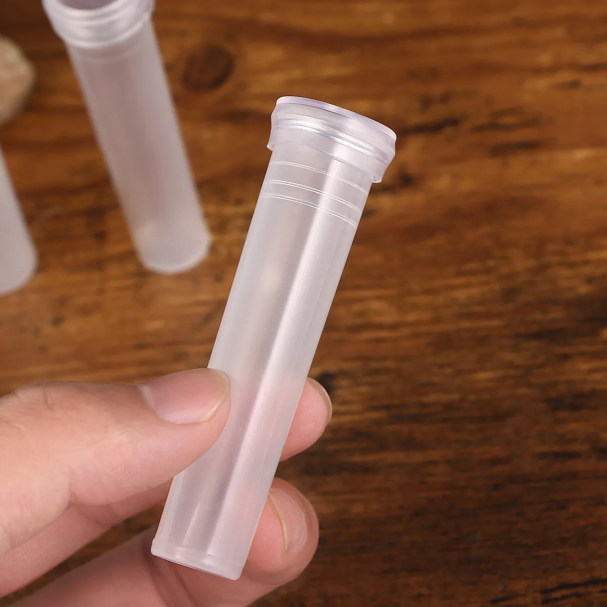 

50Pcs Plastic Flower Tube for Fresh Flowers Water Storage and Nutrient Delivery Florist Supplies Lightweight Compact Design Long