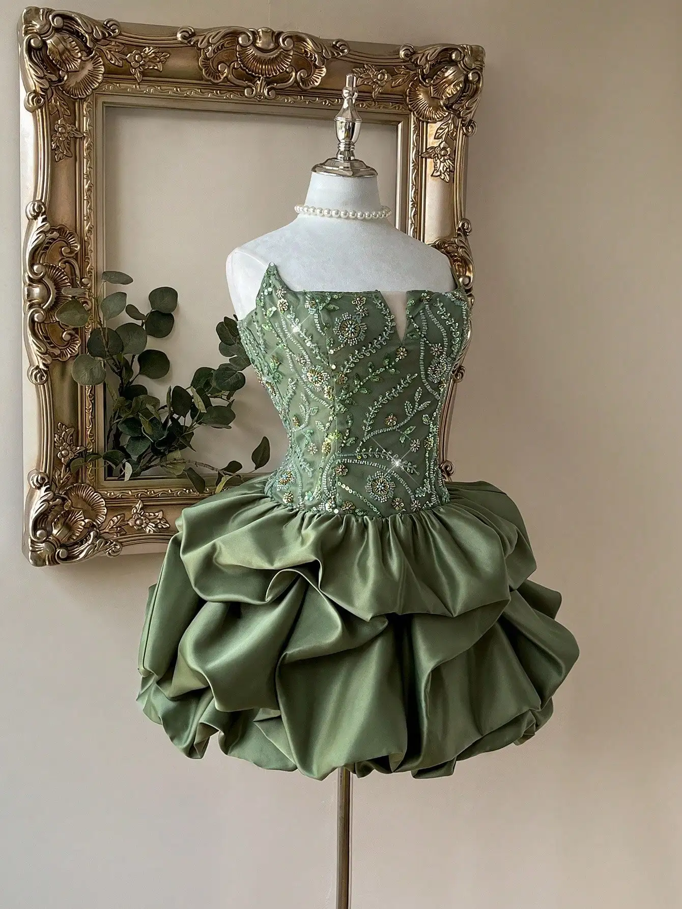 

Топ-корсет с V-образным вырезом, украшенный бисером, и пышная атласная юбка цвета травяной зелени для вечеринок, свиданий, свадебных торжеств
