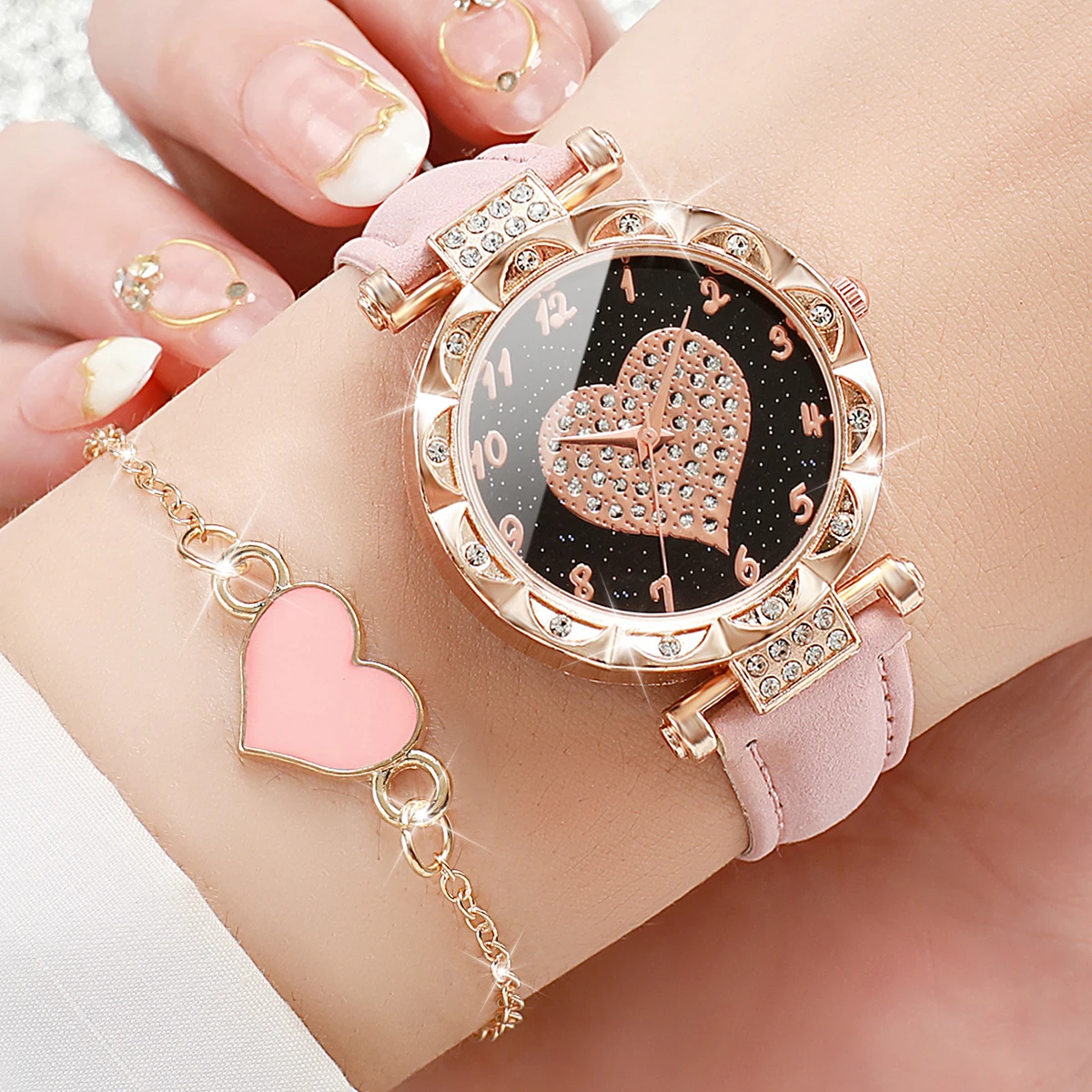 6PCs/Set Fashion Women\'s Watch Leather Strap Quartz Watch with Love Bracelet Set