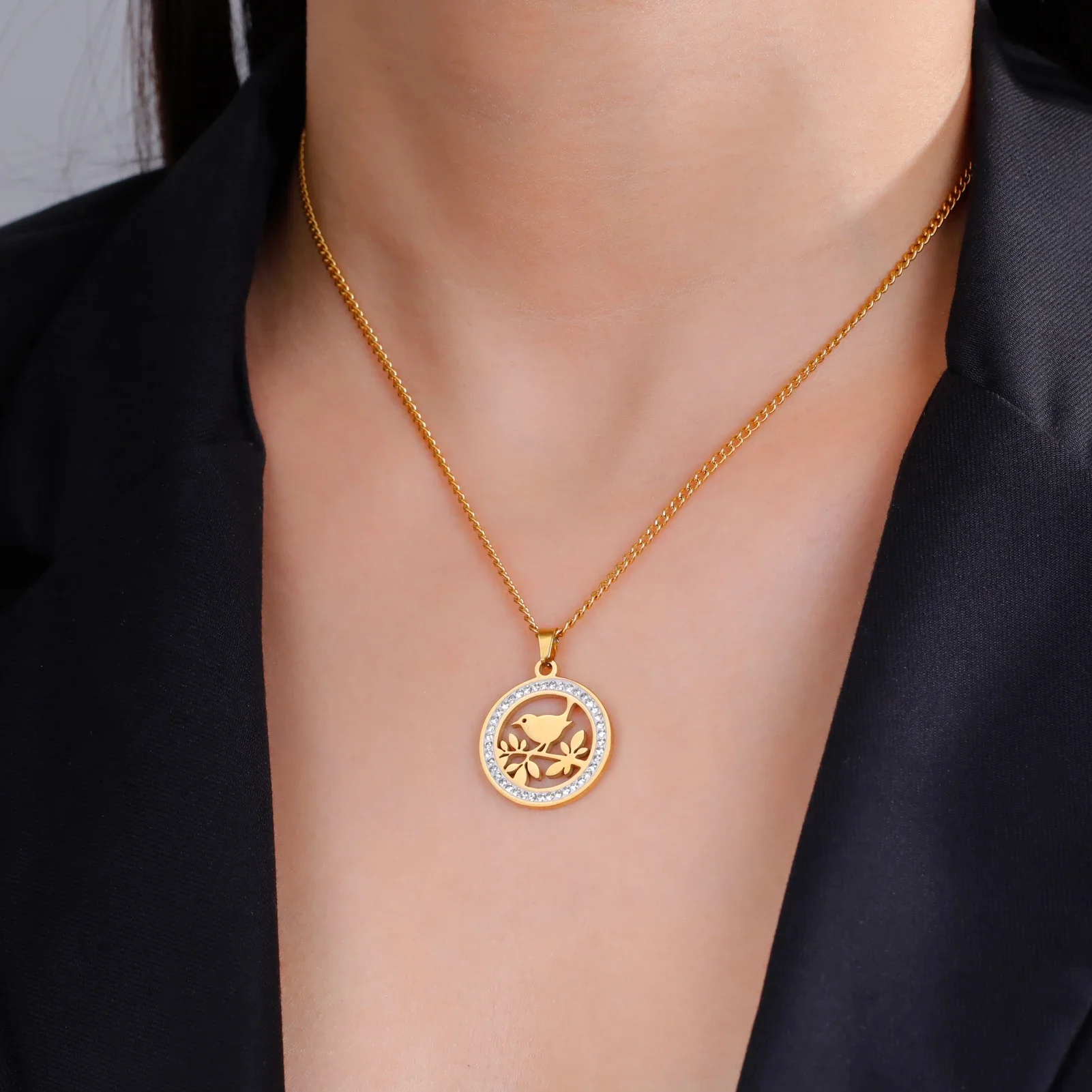 Skyrim Women Tree Branches Bird Necklace Clear Zircon Round Pendant Stainless Steel Neck Chain Animal Jewelry New Year Gift