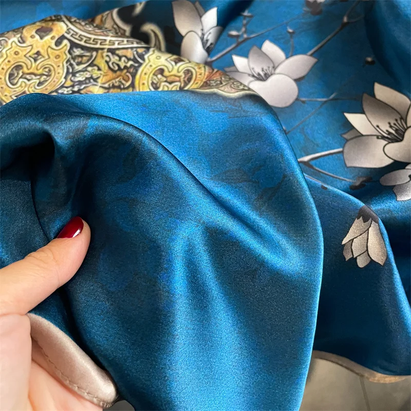 100% Real Silk Scarf New 70CM Natural Shawl Wraps Women Ladies Fashion Scarves Foulard Bandana Square Headband Hijab Pashmina