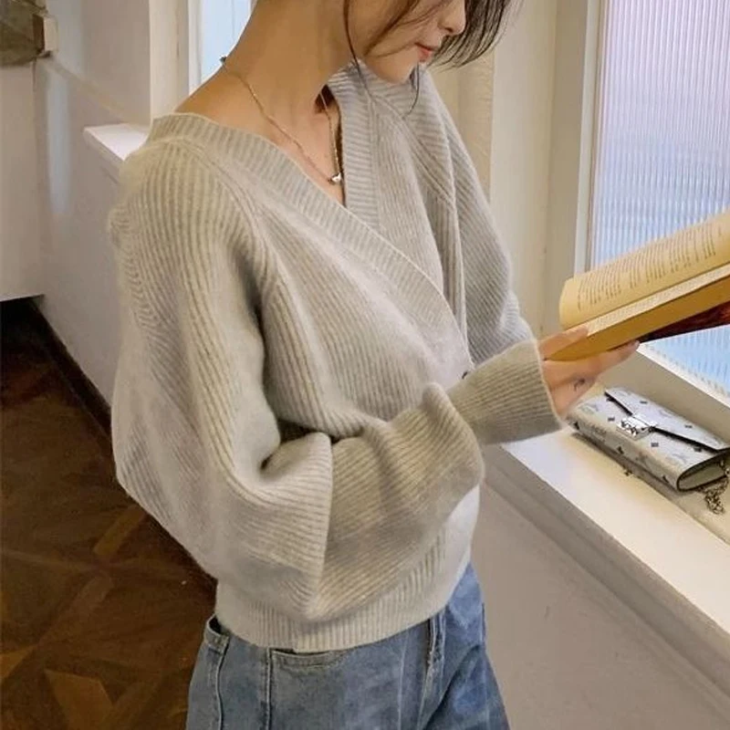 Spring Autumn New Solid Color V-neck Long Sleeve Sweater Women High Street Button Patchwork Pullovers Elegant All-match Tops